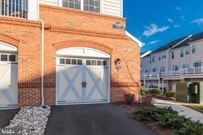 Foto del edificio - 23286 Southdown Manor Terrace
