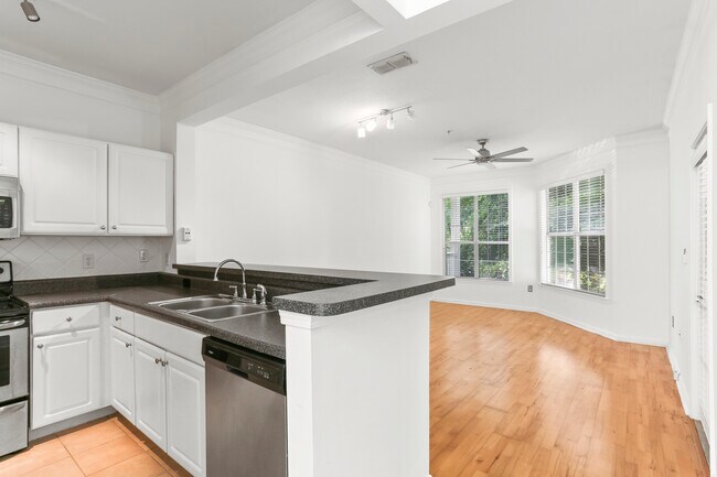 Foto del edificio - 4108 Westchester Ridge NE, Atlanta, GA 30329