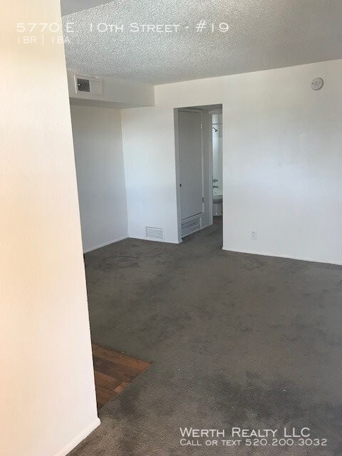 Building Photo - Close to Park Place Mall and MUCH MORE!