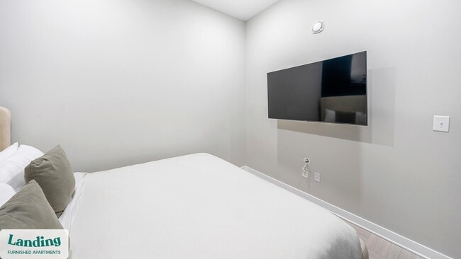 Building Photo - 600 19th St N