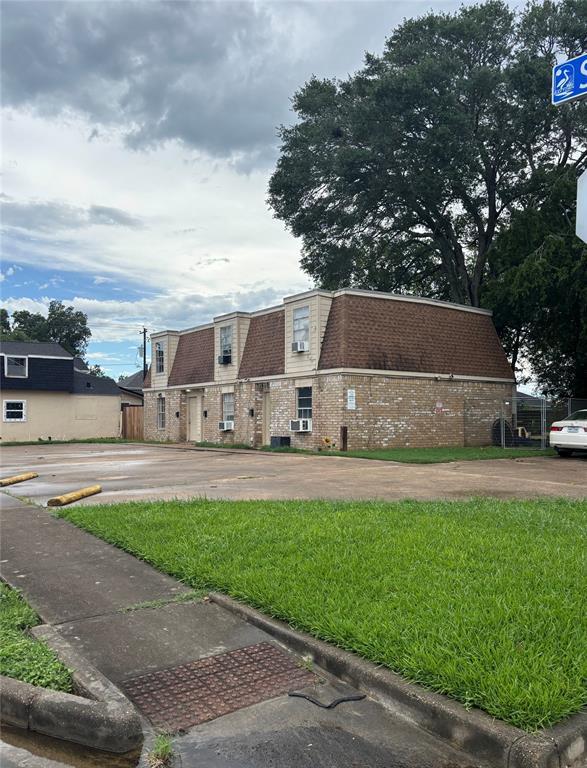 Building Photo - 218 S Pruett St