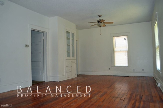 Building Photo - 3 br, 1.5 bath House - 2910 SW 17th St