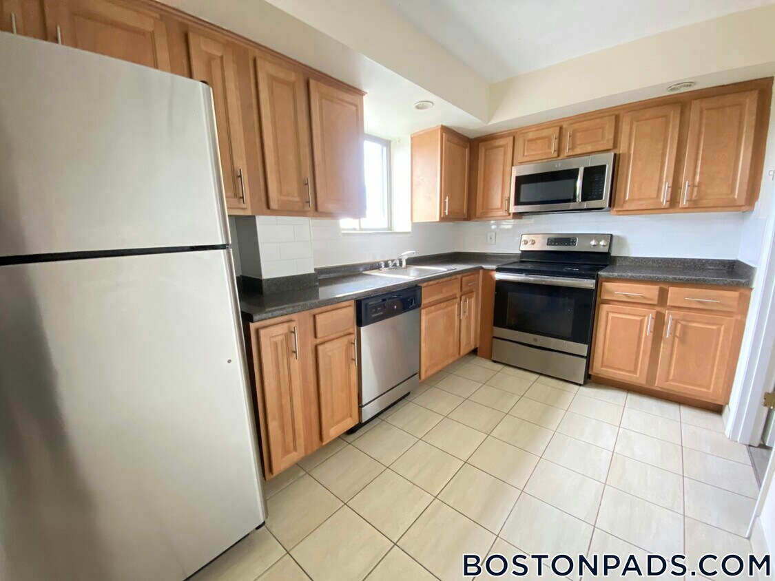 Primary Photo - 385 Massachusetts Ave