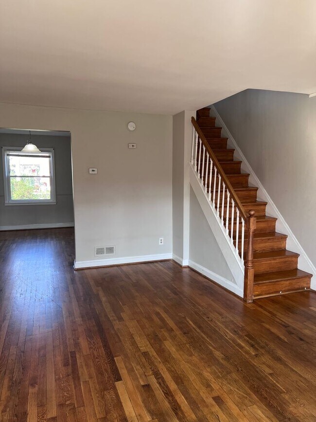 Foto del edificio - Charming 3Bed/1Bath in Essex