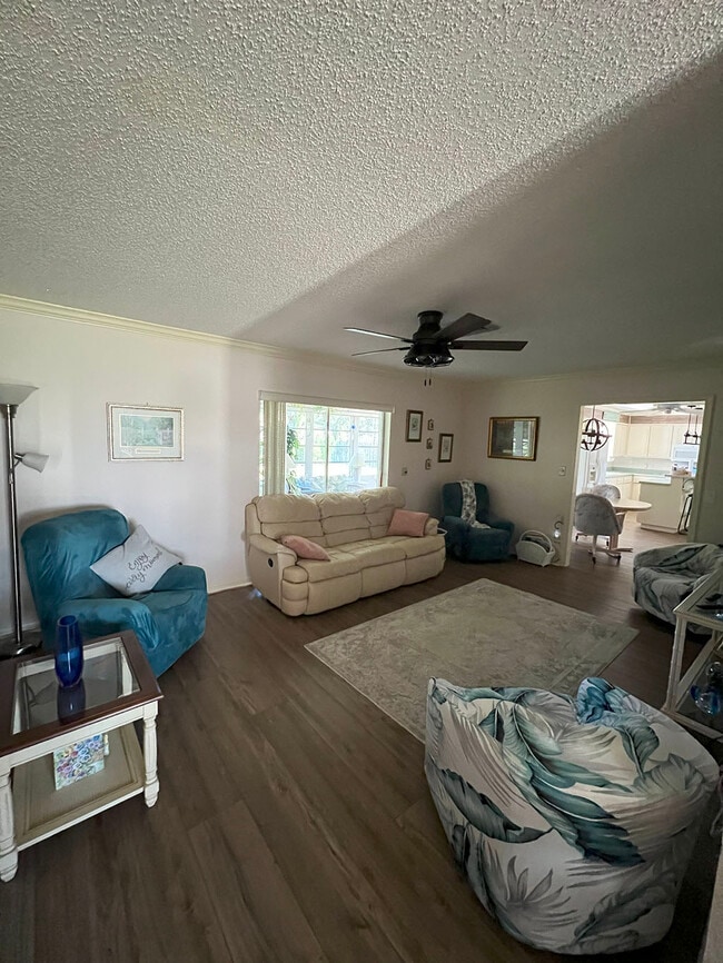 Foto del edificio - 8715 SE Alabama Pl