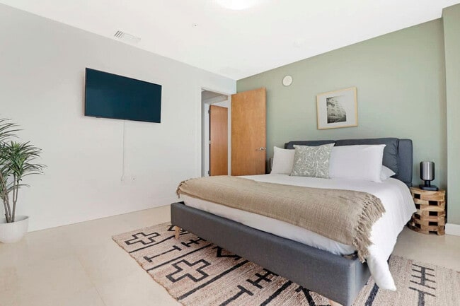 Foto del edificio - 7939 East Dr