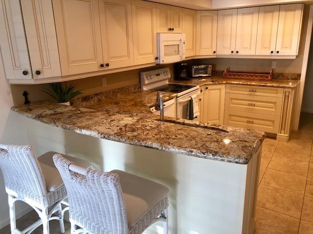 Foto del edificio - 11399-11312 12 Oaks Way