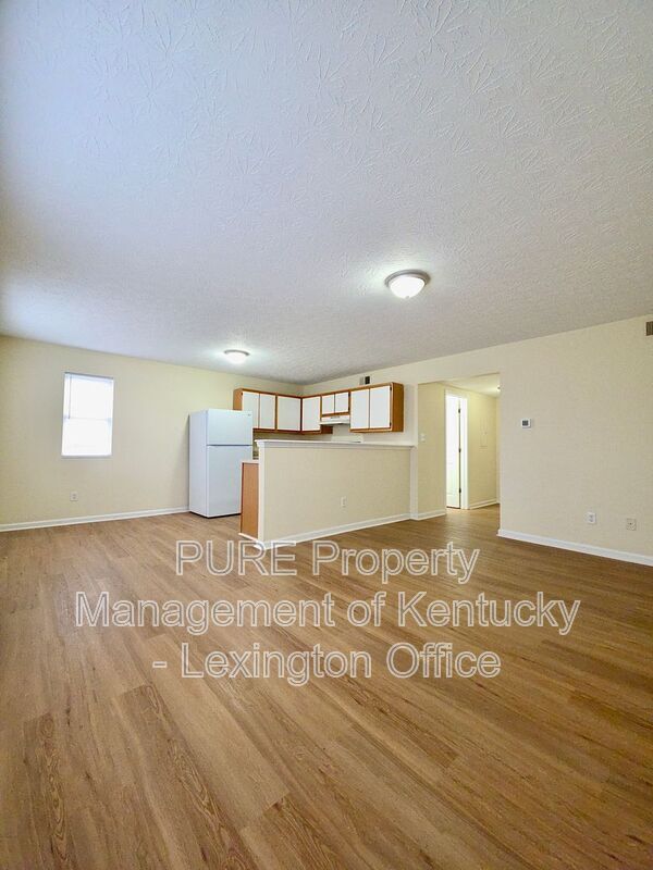 Building Photo - 266 Grinder Ct