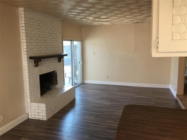 Building Photo - 2613 Laramie St