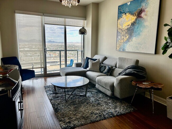 Foto del edificio - Hi Rise One Bedroom Condo