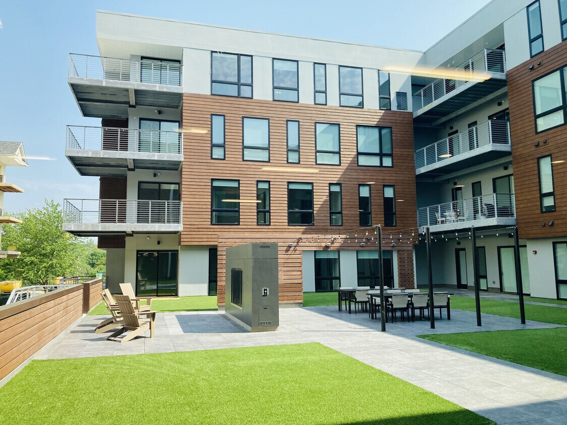 The James on Grand 3707 Grand Ave Des Moines, IA Apartments for Rent in Des Moines