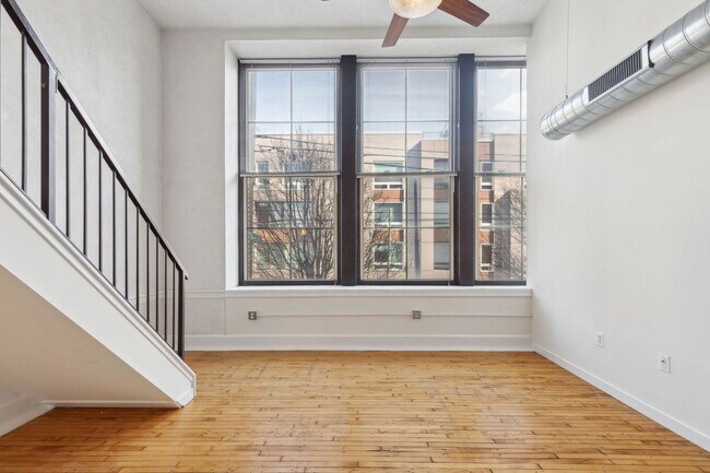Foto del edificio - Newly Renovated Condo Center City