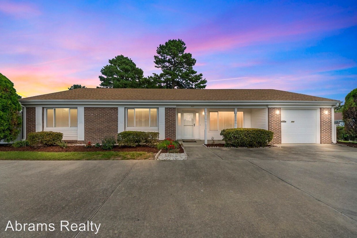 Primary Photo - 3 br, 2 bath House - 700 Whitechapel Drive