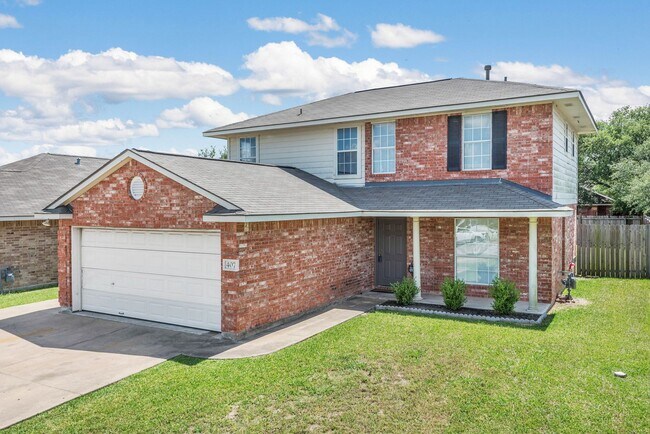 Foto del edificio - AUGUST 2026 PRE-LEASE!! COME TOUR THIS AMAZING 4 bed, 4 bath Home!!