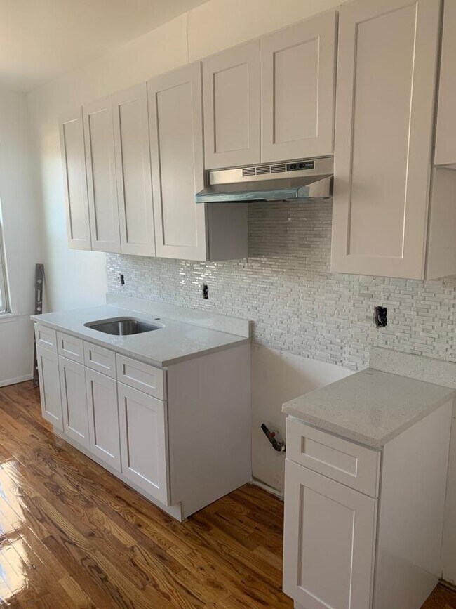 Gorgeous modern brand new kitchen. Awaiting delivery of New stove, and new fridge. - 151 Withers St
