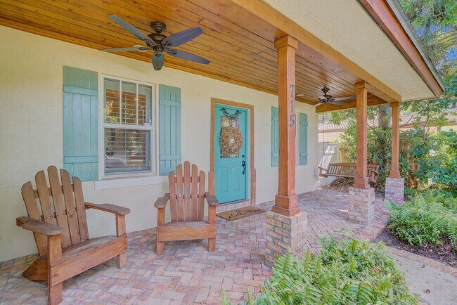 Foto del edificio - 715 SW 25th Pl