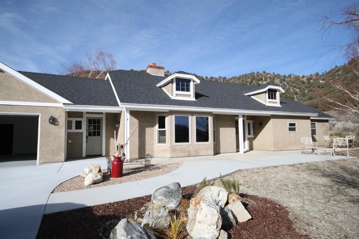 Foto principal - 26601 Big Pines Hwy