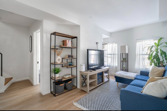 Foto del edificio - 12 W 52nd St