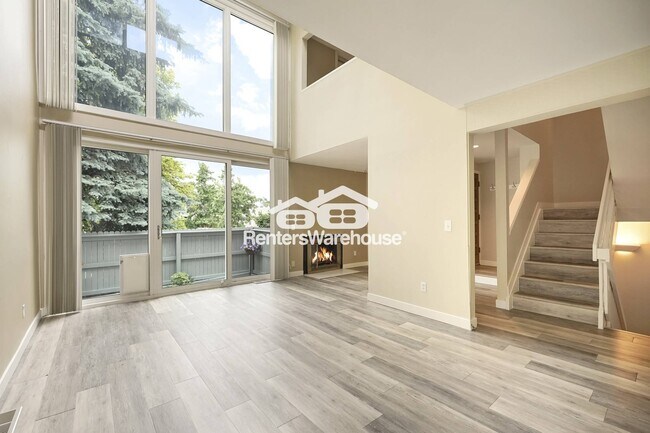 Foto del edificio - 1050 S Monaco St Pkwy