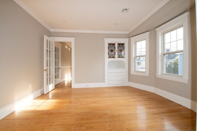 Building Photo - 43 Lyman St