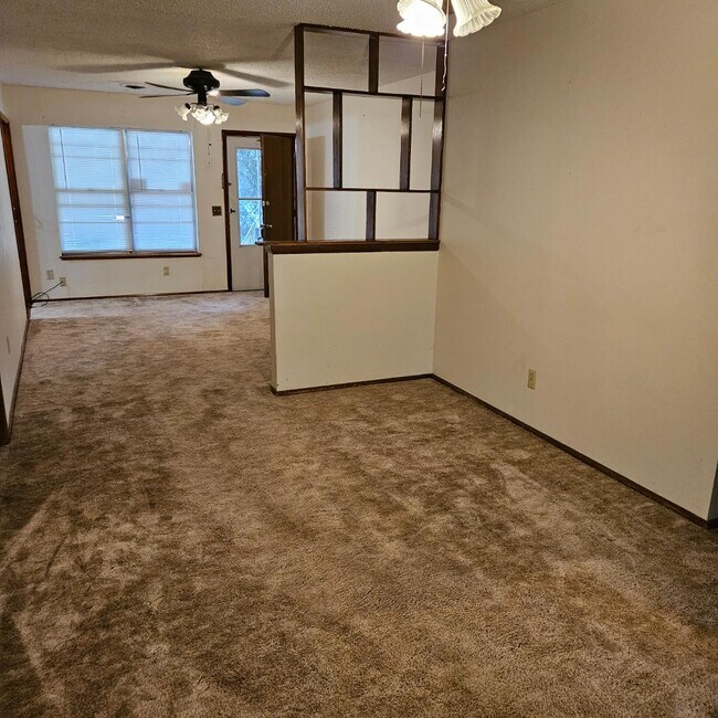 Foto del edificio - 5828 NW Dearborn Ave