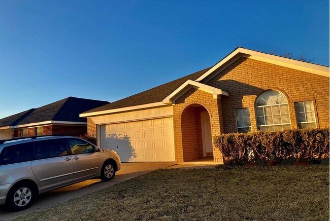 Photo - 3705 Cattlebaron Dr House