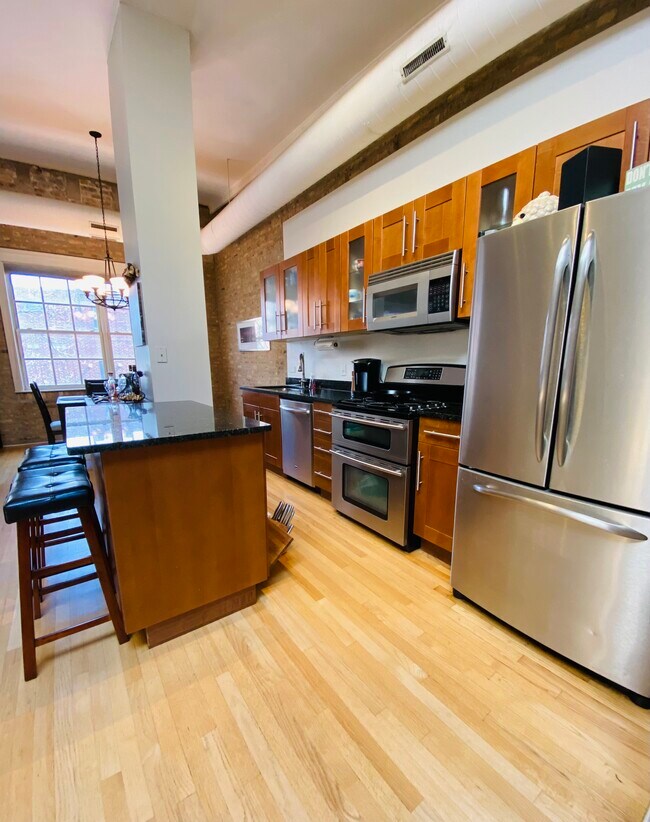 Foto del edificio - 3830 N Sheffield Ave