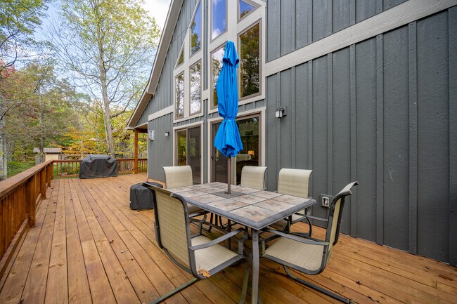 Foto del edificio - 153 Golden Meadow Ln