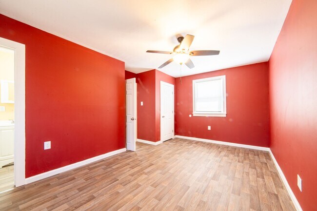 Foto del edificio - 323 W Peach St