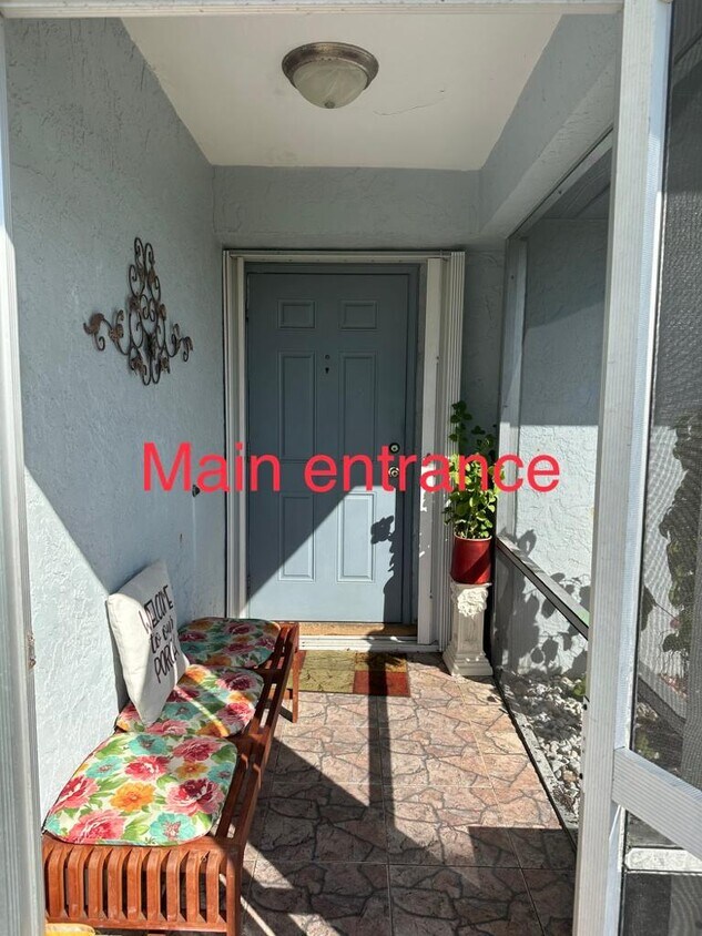Primary Photo - 4025 SW 7th Ave