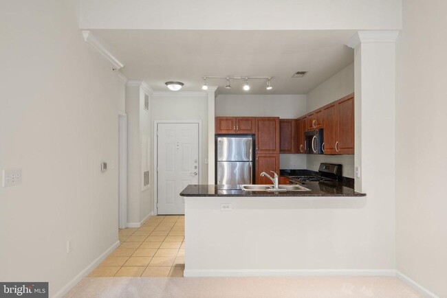 Building Photo - 12945 Centre Park Cir