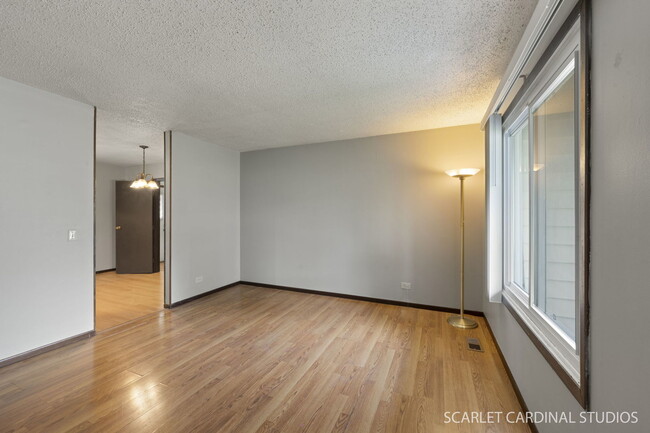 Building Photo - 2S211 Sanchez Dr