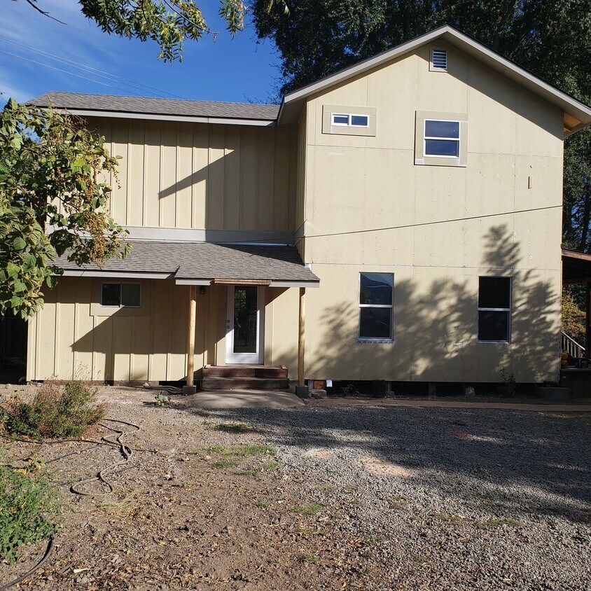 Foto principal - 9725 Main St