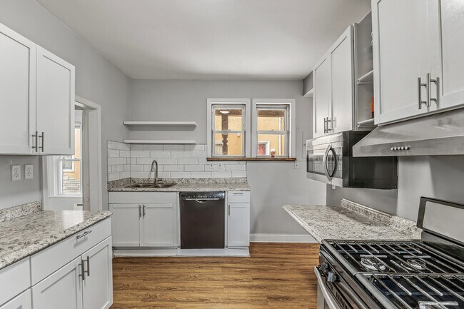 Foto del edificio - 921 20th Ave NE