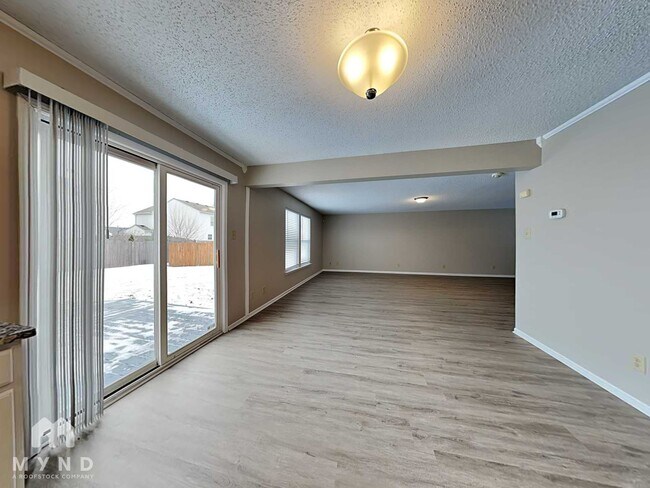 Foto del edificio - 10386 Cotton Blossom Dr