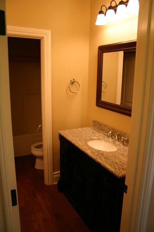 Foto del edificio - 6 Room, 3 bath