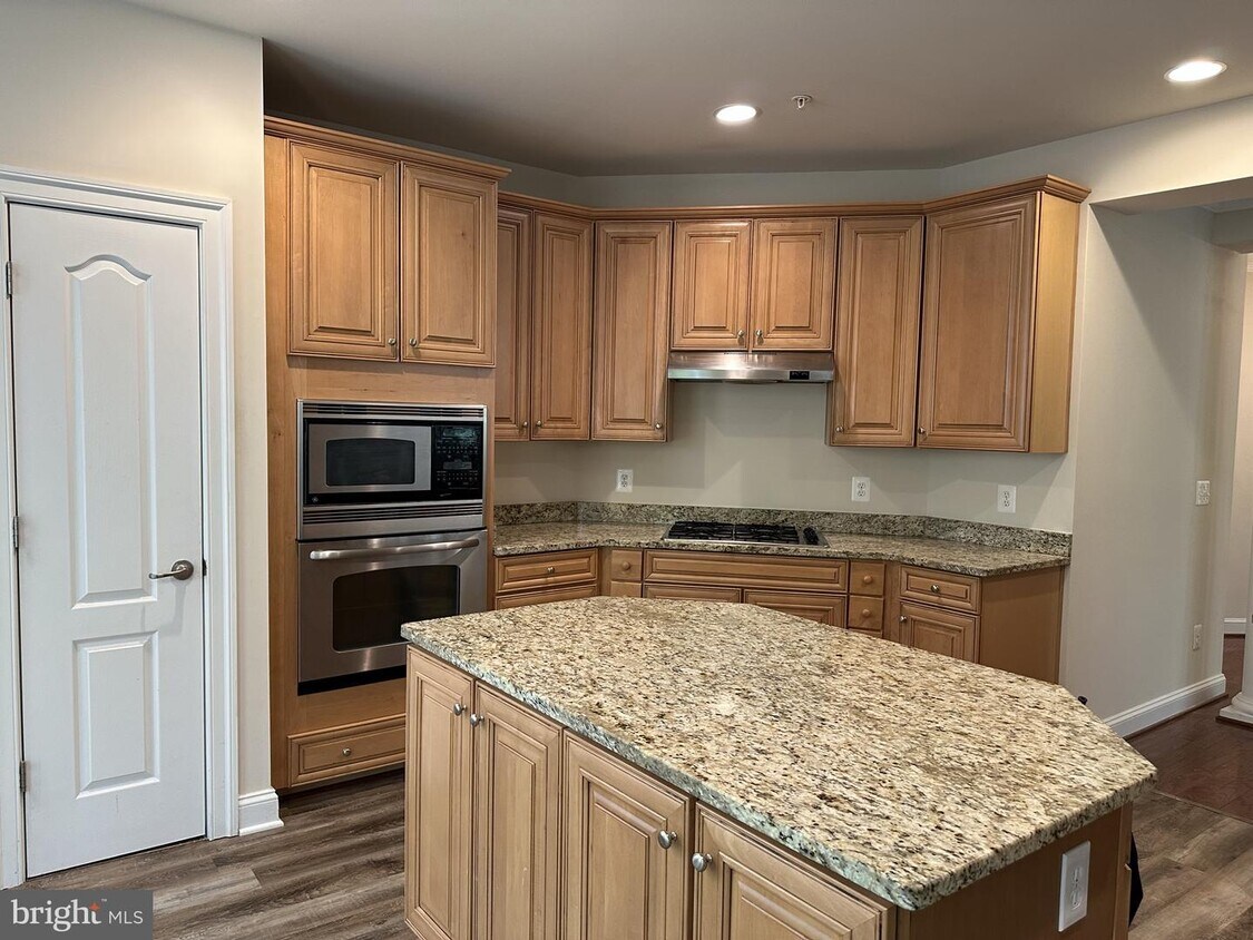 1304 Schooner Lp, Solomons, MD 20688 Apartment for Rent in Solomons