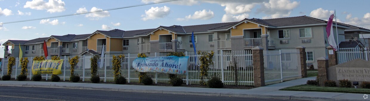 Building Photo - Zaninovich Village