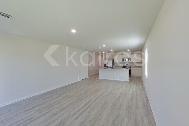 Foto del edificio - 14249 War Admiral Ave