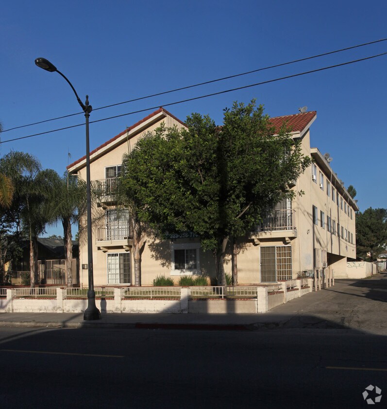 Foto principal - 5113-5115 Monte Vista St