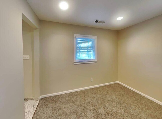 Foto del edificio - 2435 Main St NW