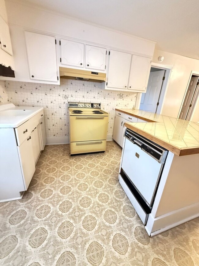 Building Photo - 2 Bed 1 Bath Home in Martin, TN!