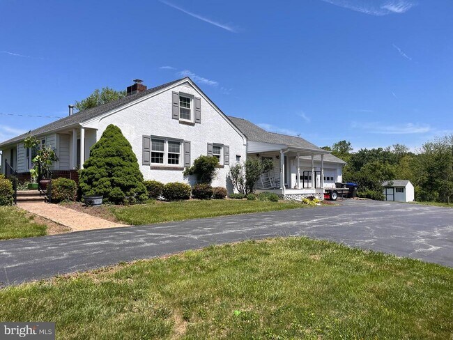 Foto del edificio - 283 Old Stottsville Rd
