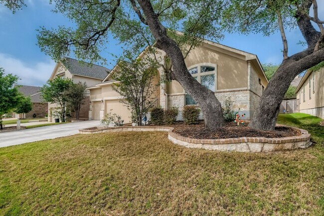 Building Photo - Stunning 4BR/3Bath 1-story luxury home in ...