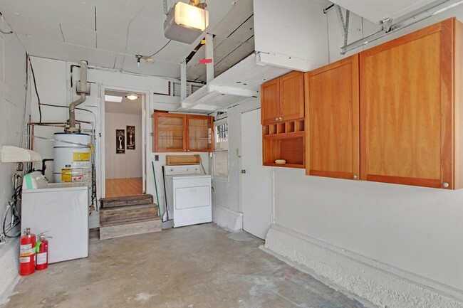 Lavadora secadora - 718 1st Ave