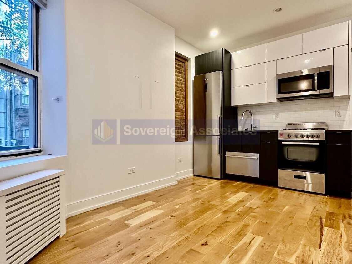 Foto principal - 95 E 7th St