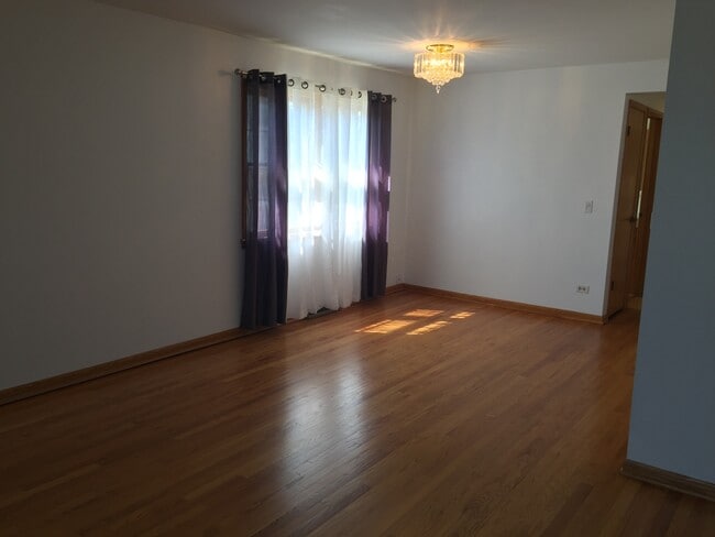 Building Photo - 4100 N Lavergne Ave