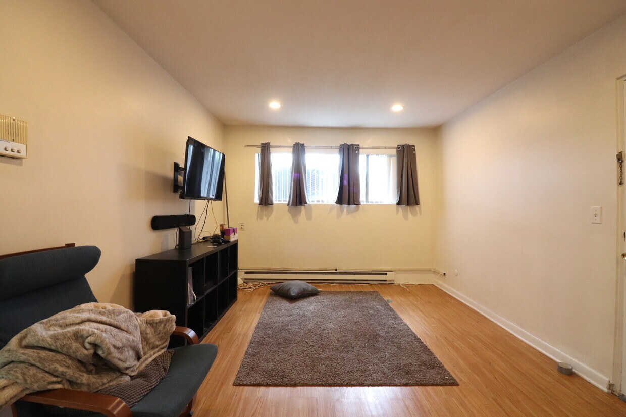 Foto principal - 256 Parker Hill Ave