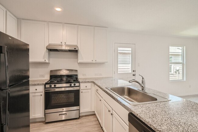Foto del edificio - Available now!! Adorable 3 bedroom, open c...
