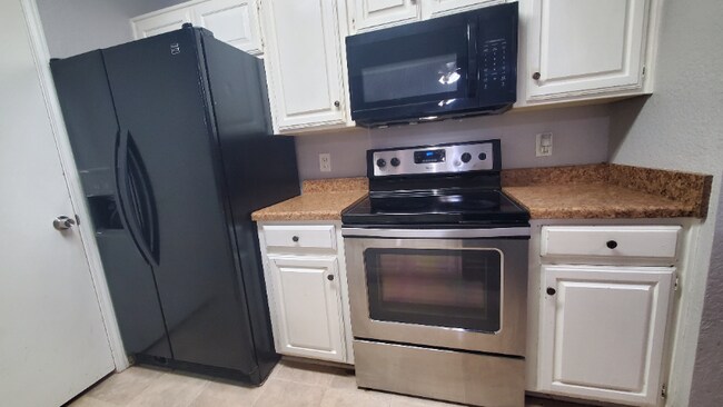 Foto del edificio - 1731 Cliffcrest Dr
